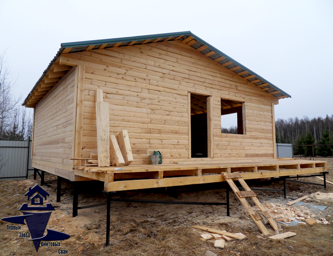 Самостоятельно строим деревянный дом из бруса на сваях - Советы